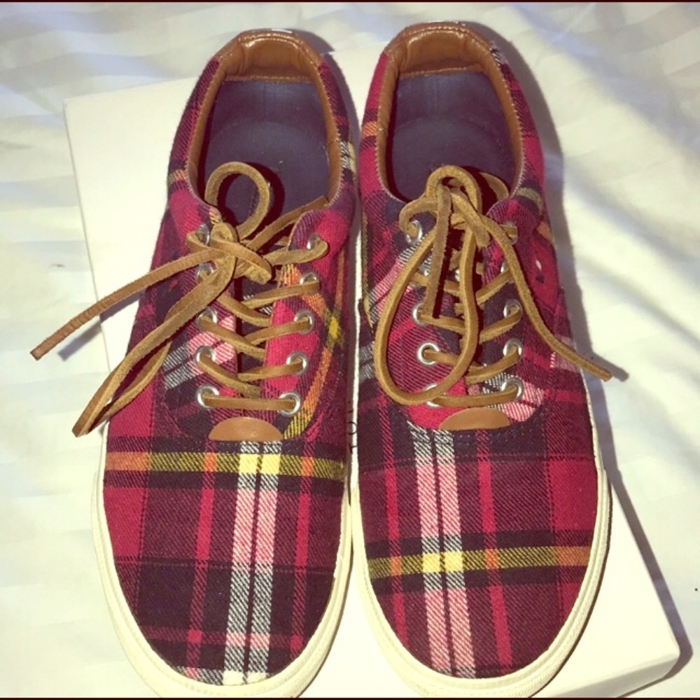 Cute Hilfiger sneakers